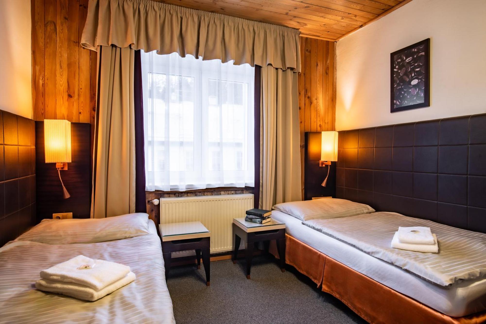 Hotel Schwarz Nové Hamry Kültér fotó