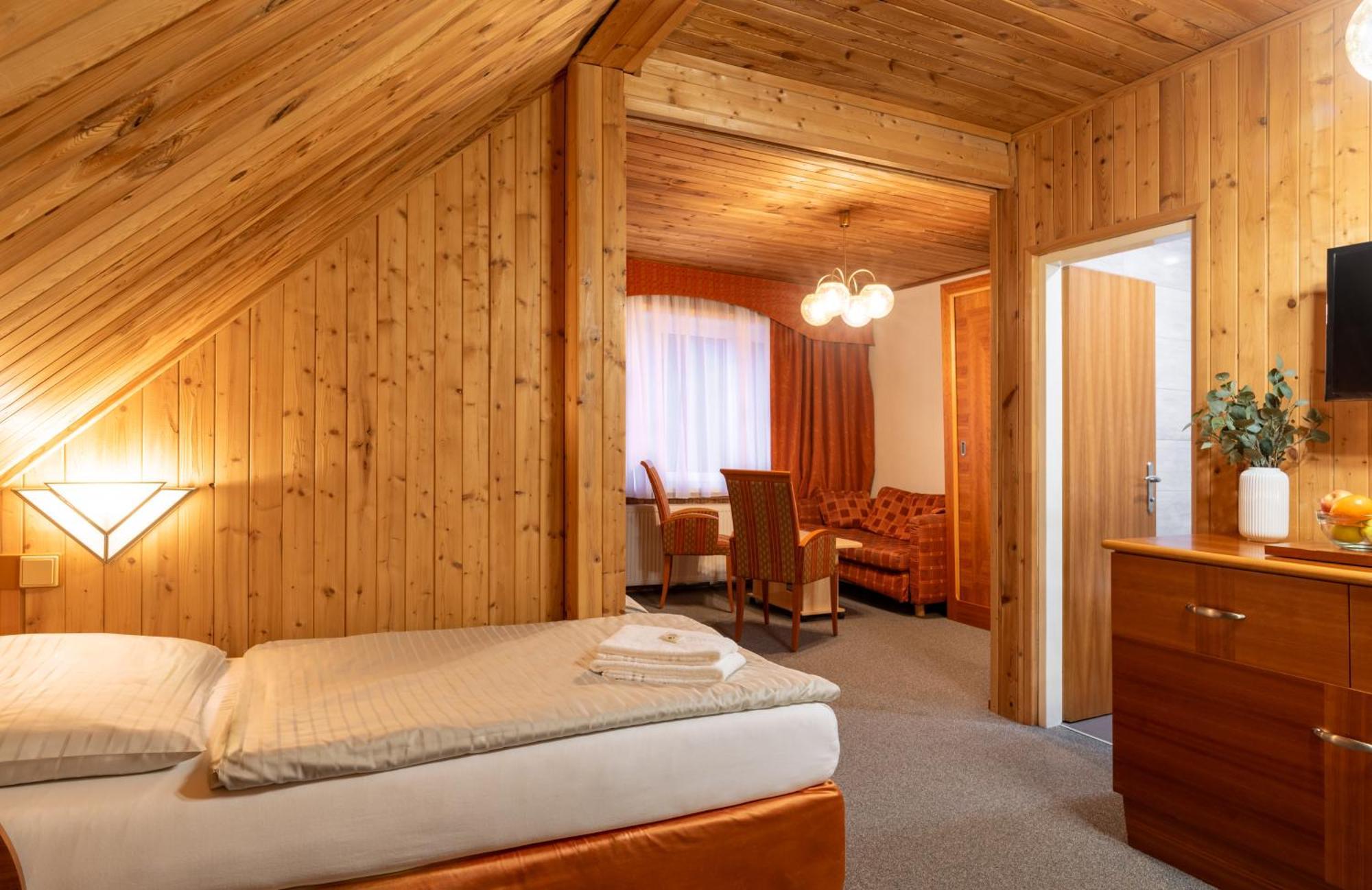 Hotel Schwarz Nové Hamry Kültér fotó