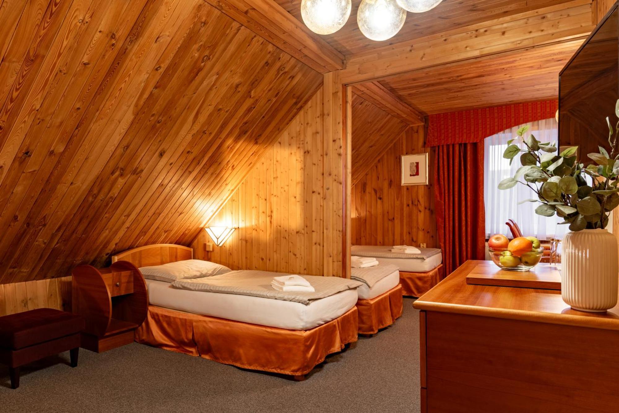 Hotel Schwarz Nové Hamry Kültér fotó