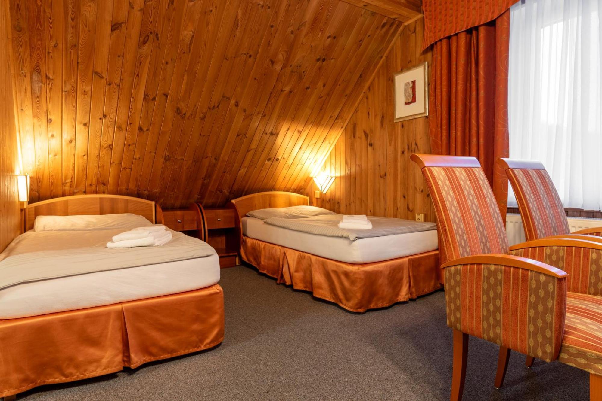 Hotel Schwarz Nové Hamry Kültér fotó